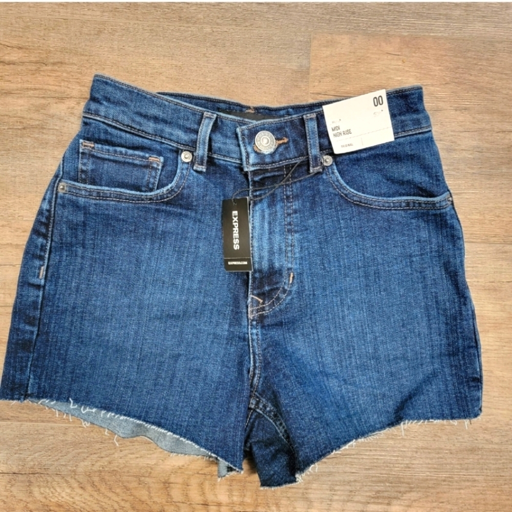 EXPRESS Size 00 MIDI HIGH RISE Original Raw Hem Denim Jean Shorts NWT